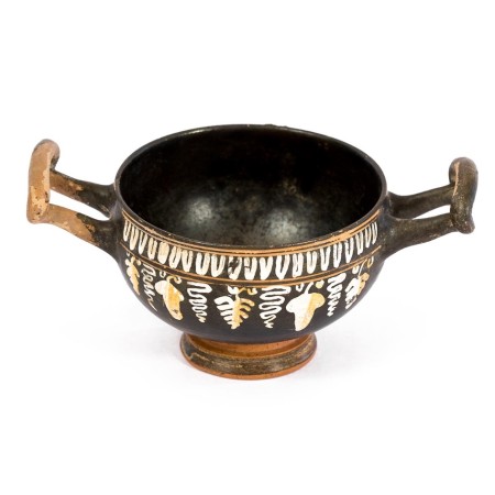 Cup-skyphos in Gnathia style